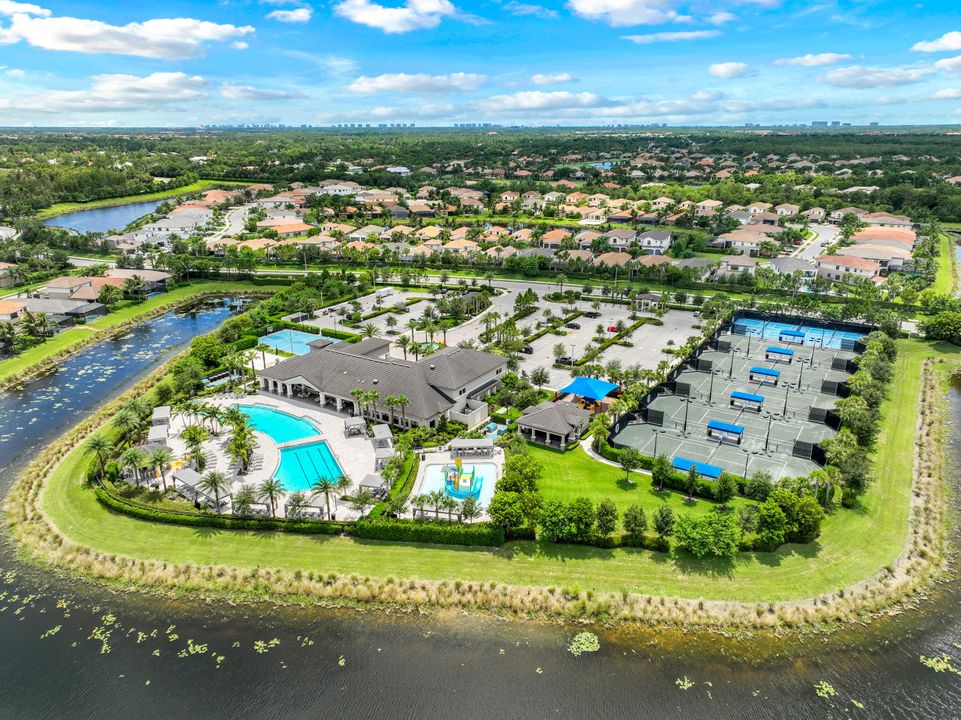 4448 Aurora St, Naples, FL 34119