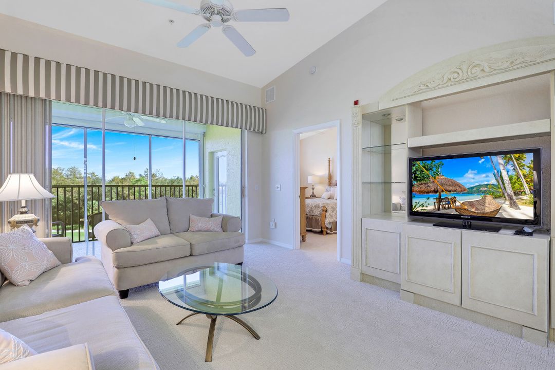 6828 Sterling Greens Dr #4402, Naples, FL 34104