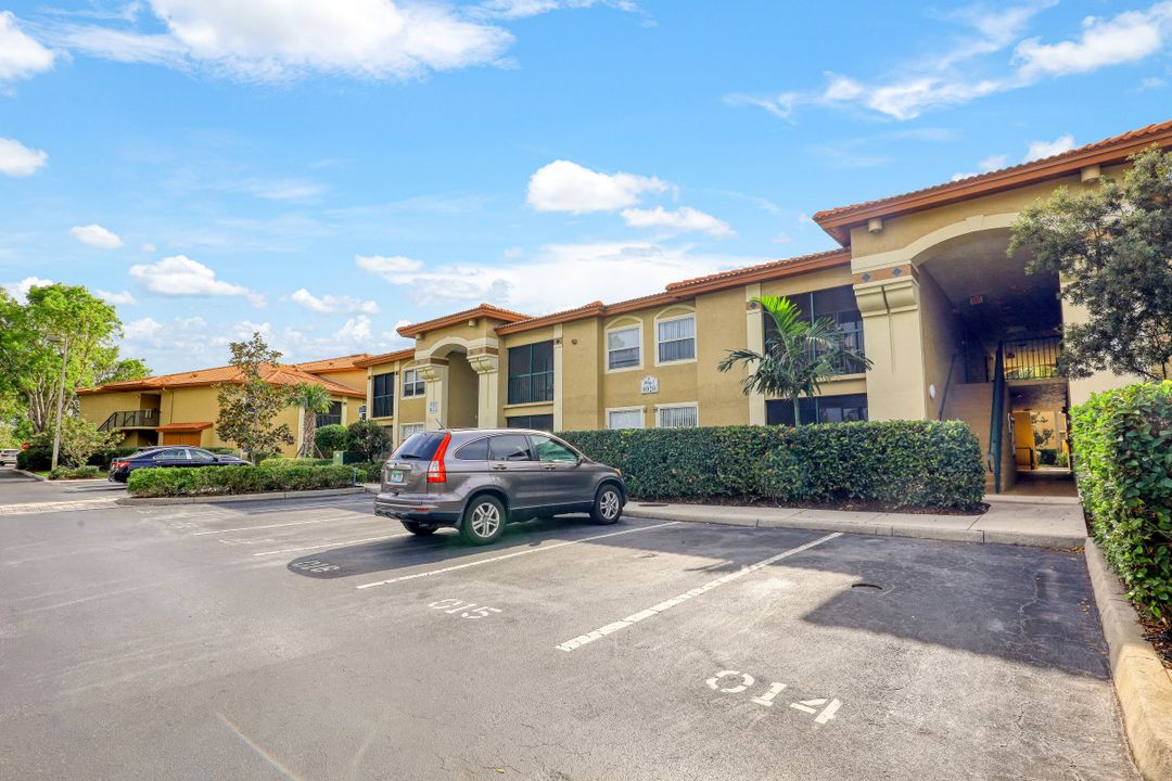 8920 Colonnades Ct E, Bonita Springs, FL 34135