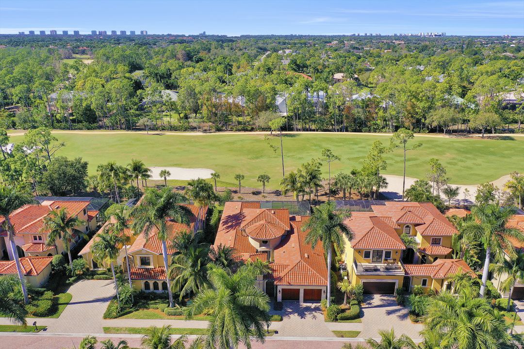 2911 Tiburon Blvd E, Naples, FL 34109