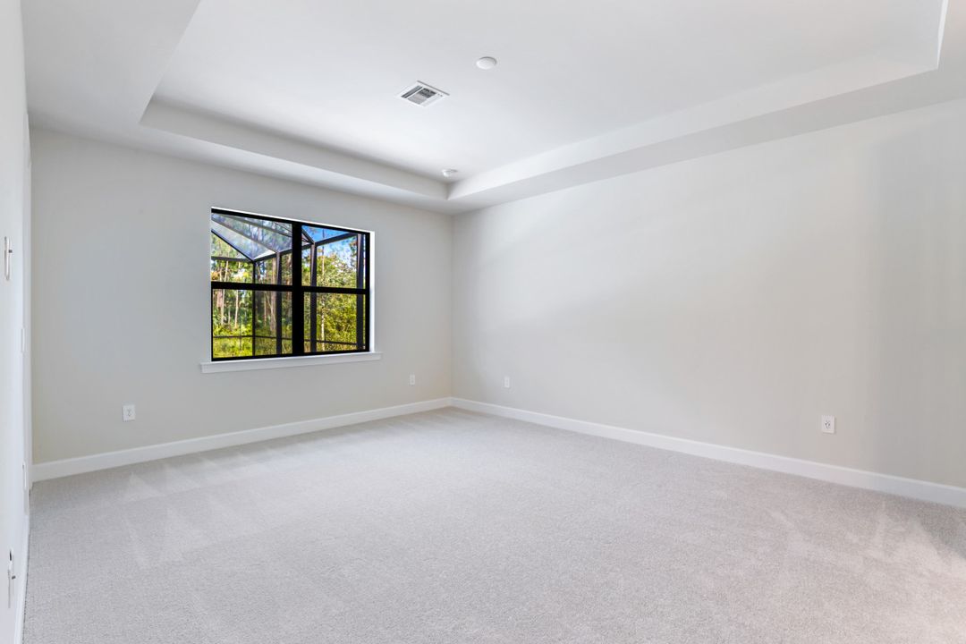 9547 Curlew Dr, Naples, FL 34120