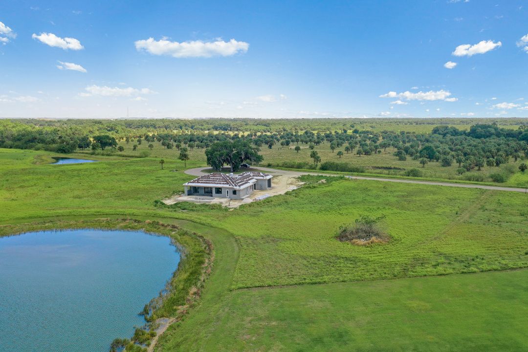 2040 Newcomb Ct, Alva, FL 33920