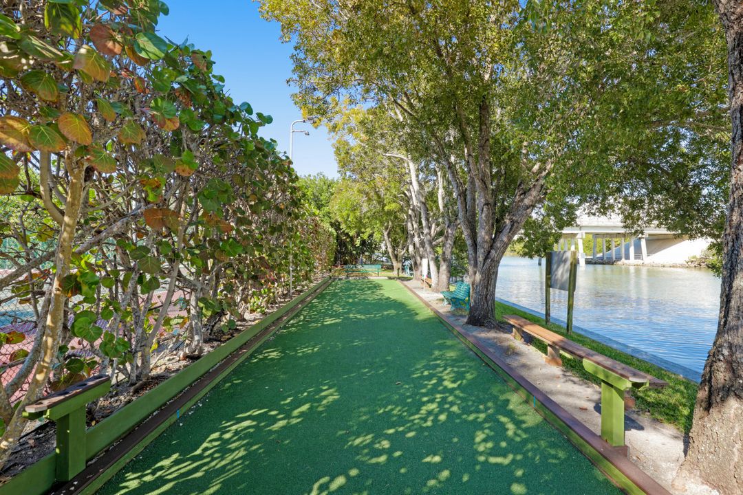 11118 Gulf Shore Dr #602, Naples, FL 34108