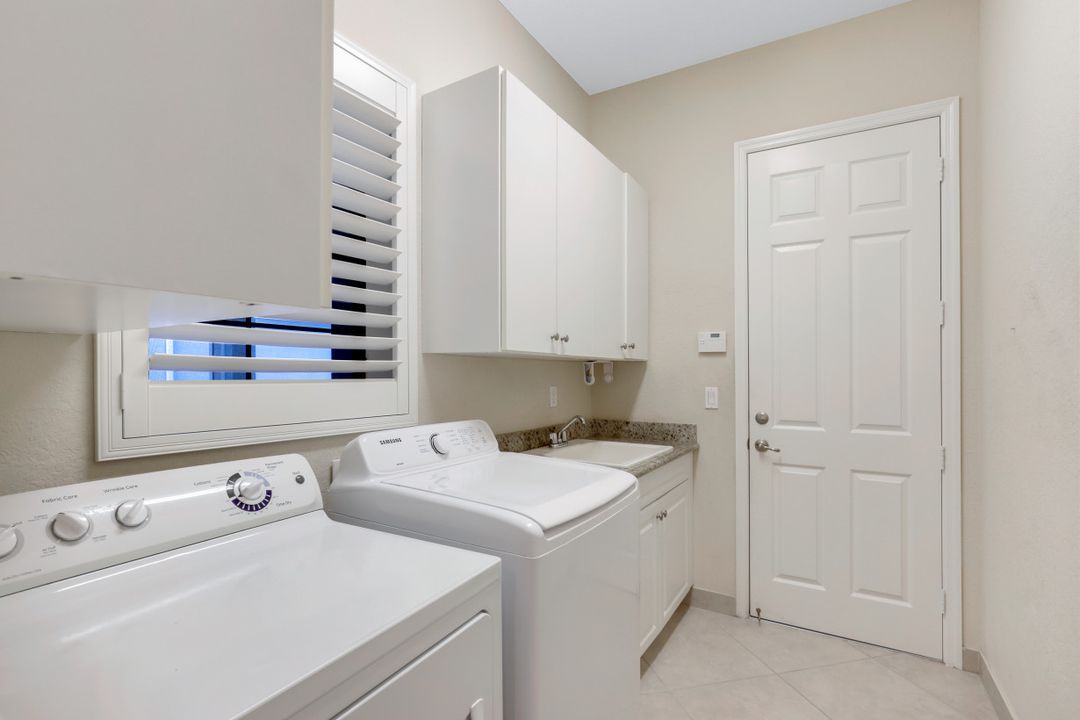 3050 Hudson Ter, Naples, FL 34119