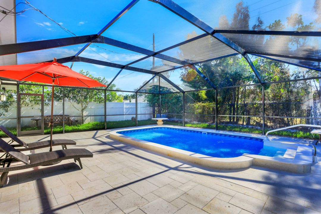 648 100th Ave N, Naples, FL 34108