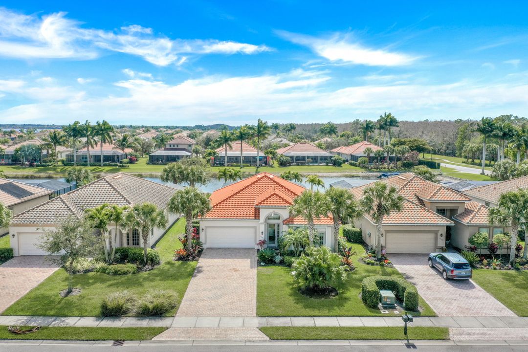 9463 Quarry Dr, Naples, FL 34120