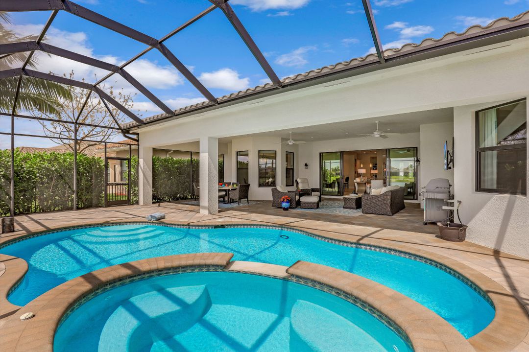 4477 Caldera Cir, Naples, FL 34119