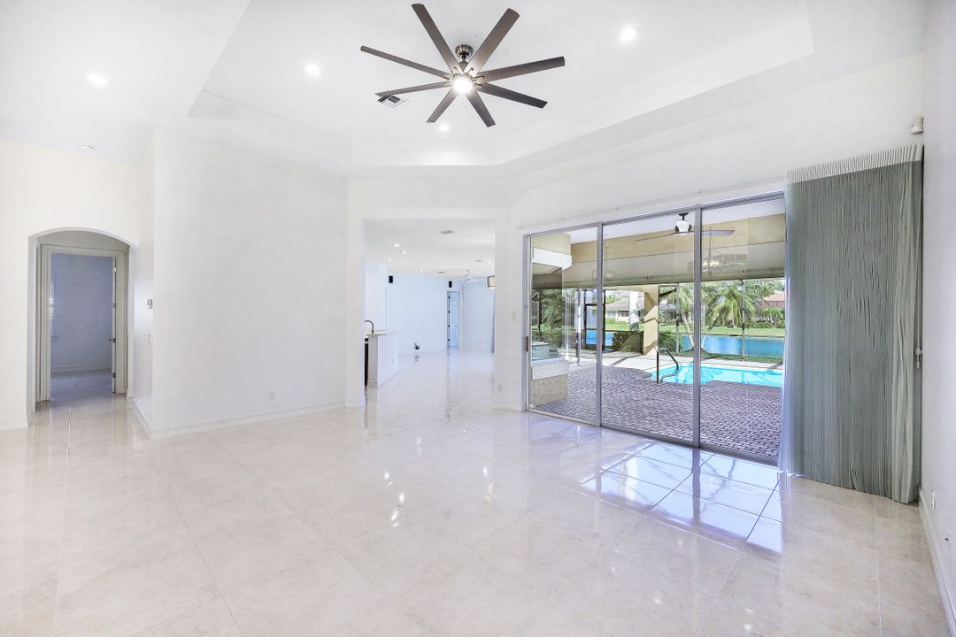 4899 Rustic Oaks Cir, Naples, FL 34105