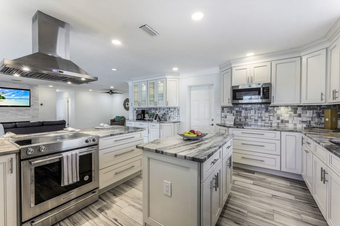 120 79th St S, St. Petersburg, FL 33707
