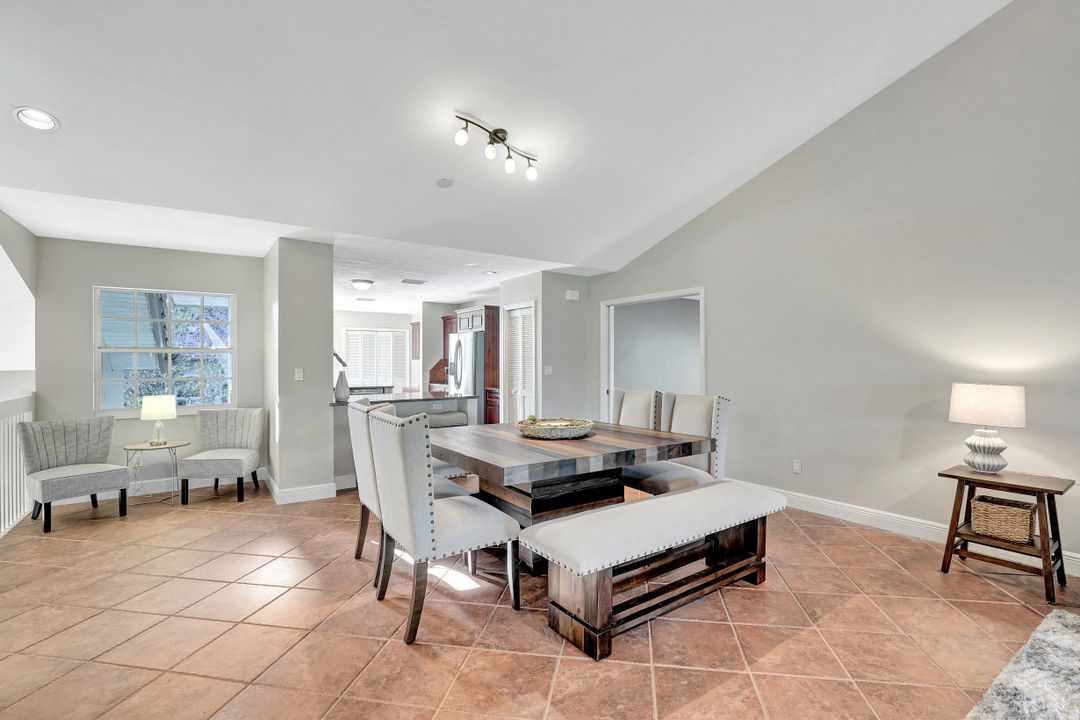 253 Via Perignon, Naples, FL 34119
