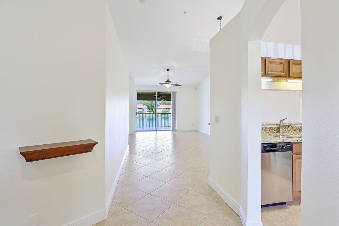 6920 Huntington Lakes Cir #203, Naples, FL 34119