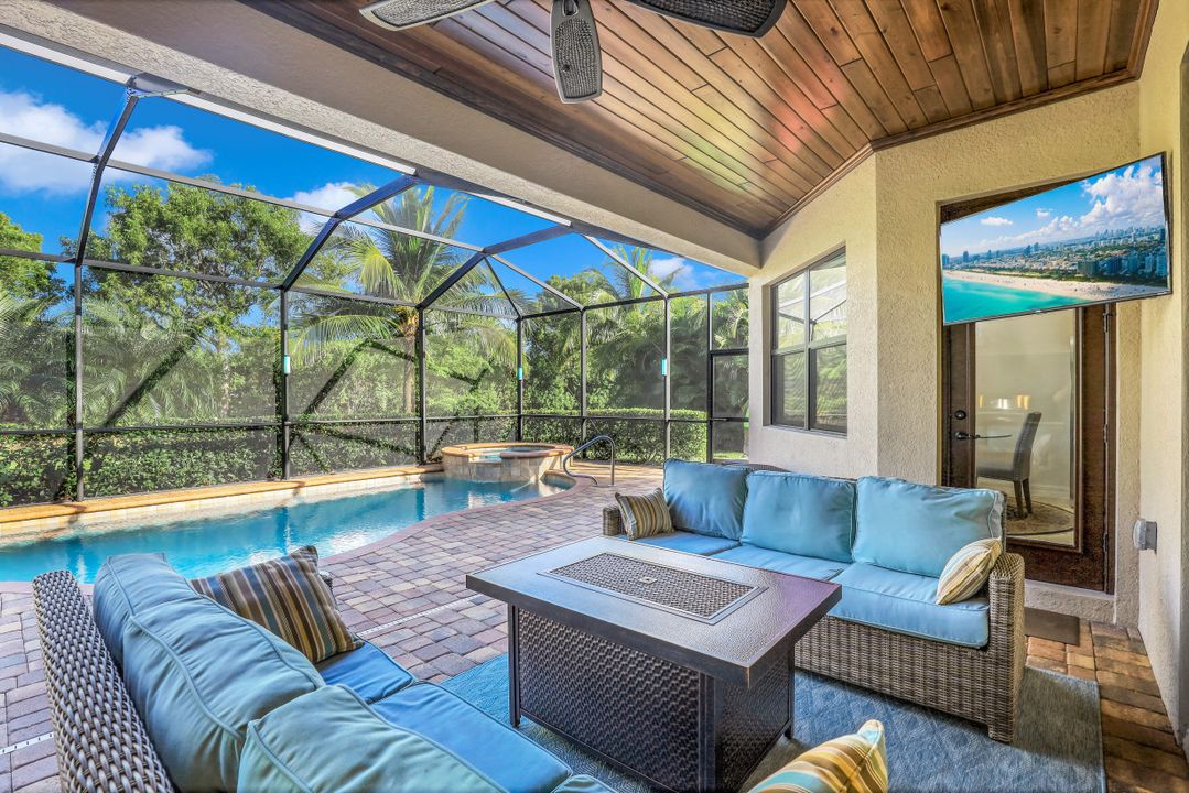 9336 Vercelli Ct, Naples, FL 34113