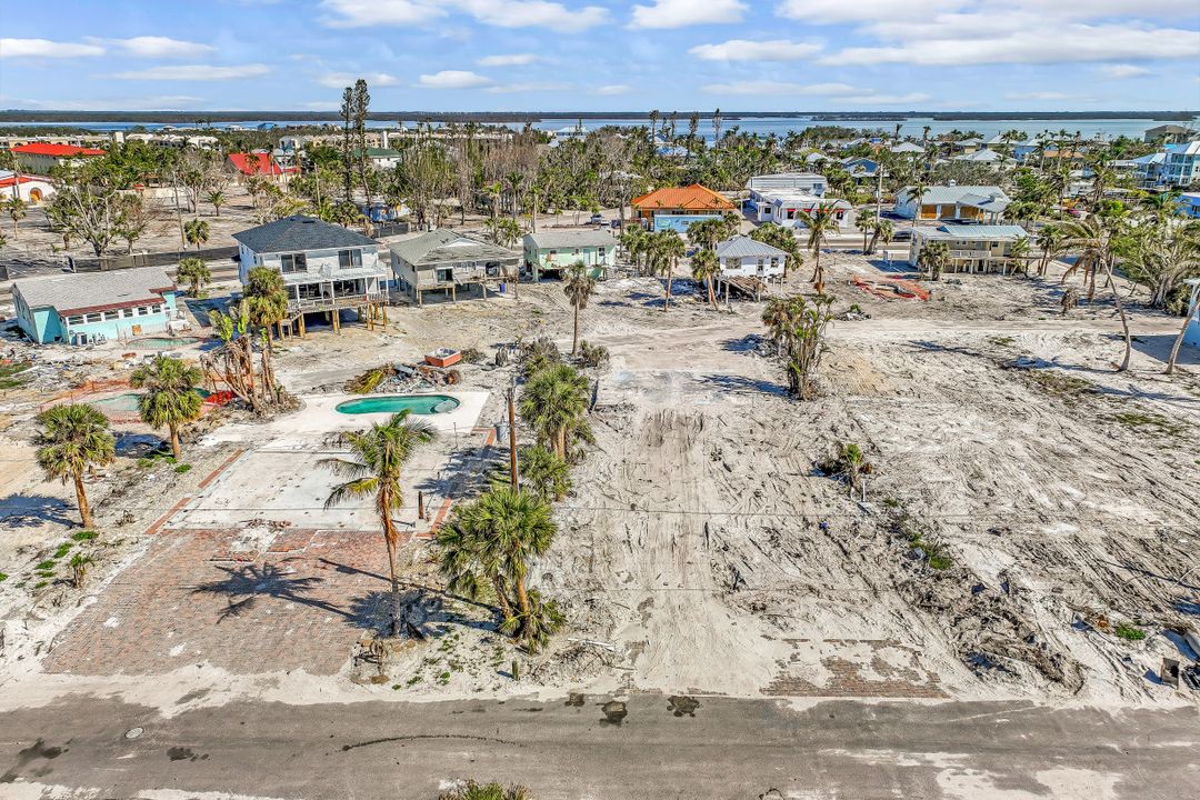 6053 Gulf Rd, Fort Myers Beach, FL 33931