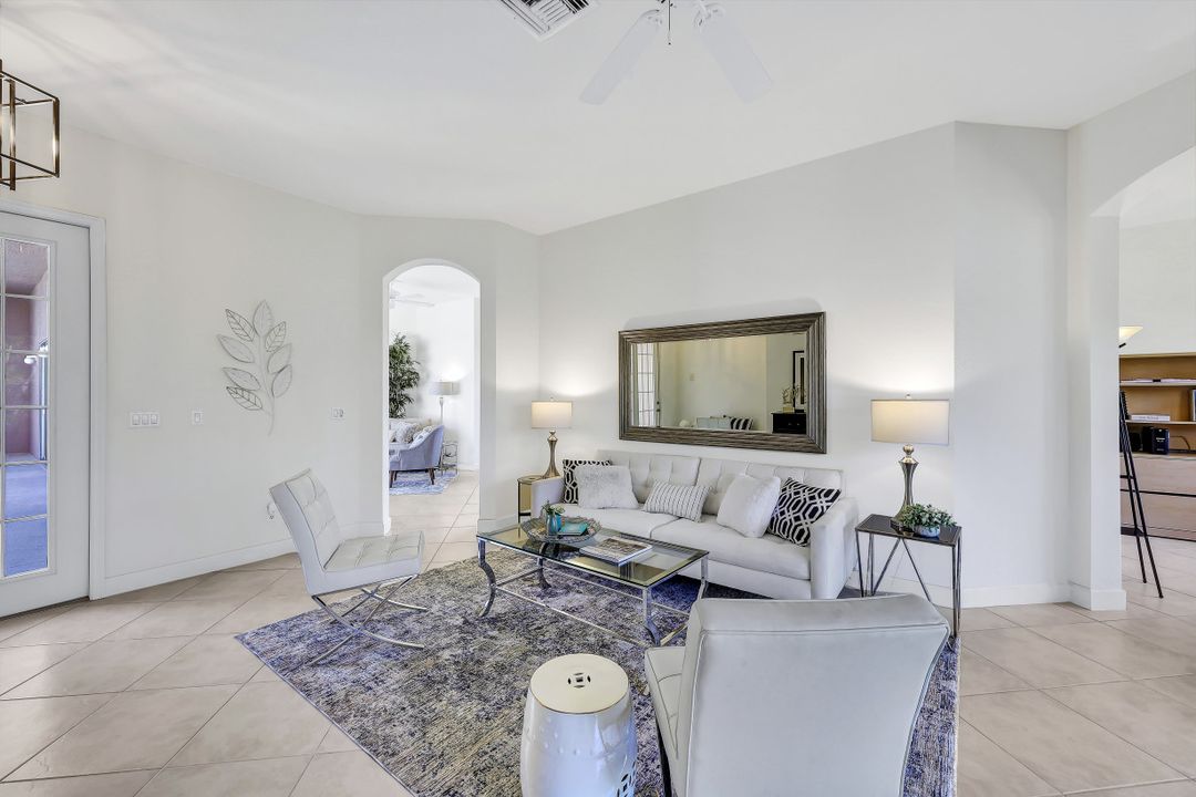 6104 Highwood Park Ln, Naples, FL 34110