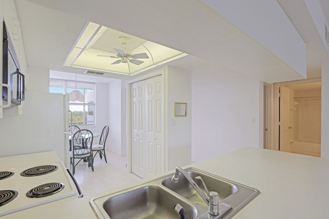 285 Naples Cove Dr #1604, Naples, FL 34110