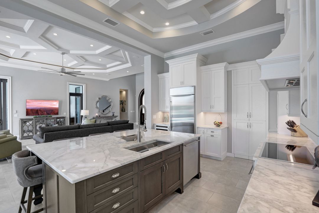 961 Snowberry Ct, Marco Island, FL 34145