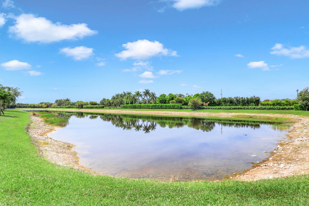 9746 Nickel Ridge Cir, Naples, FL 34120