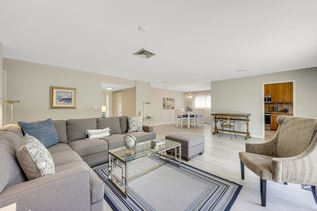 1320 Woodridge Ave, Naples, FL 34103