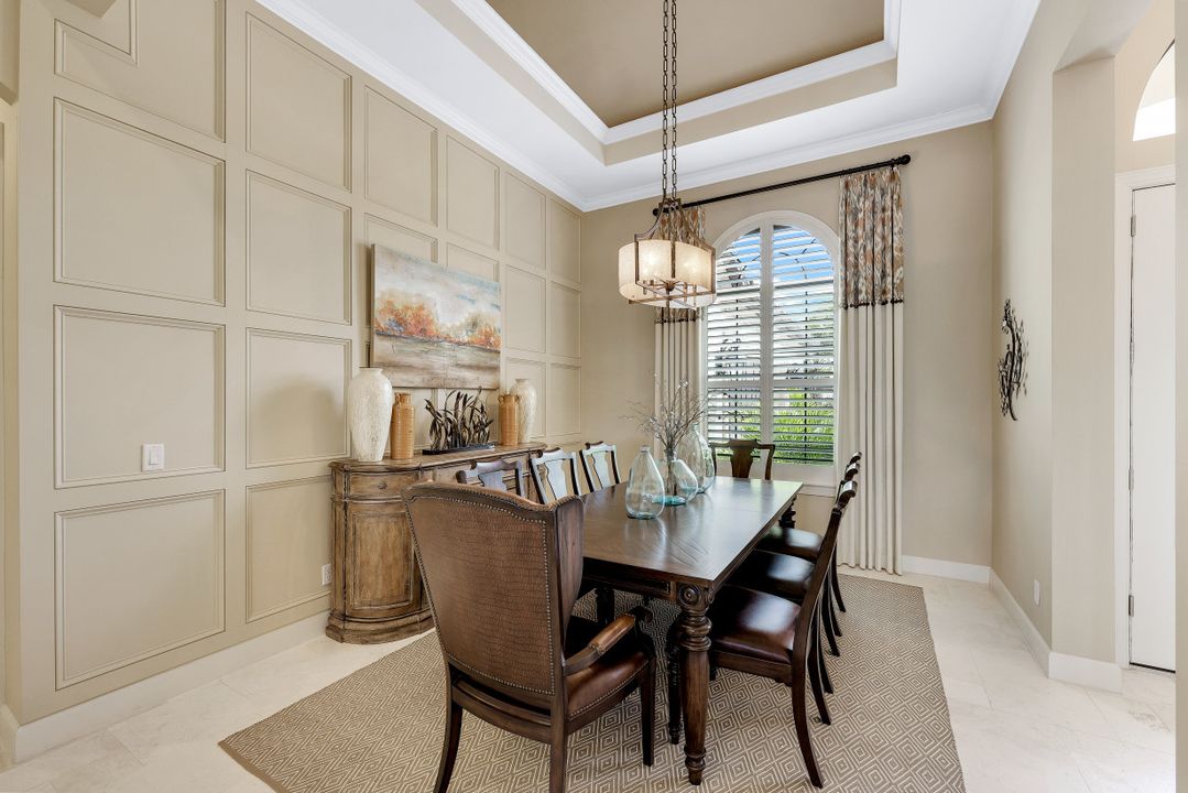 9004 Sorreno Ct, Naples, FL 34119