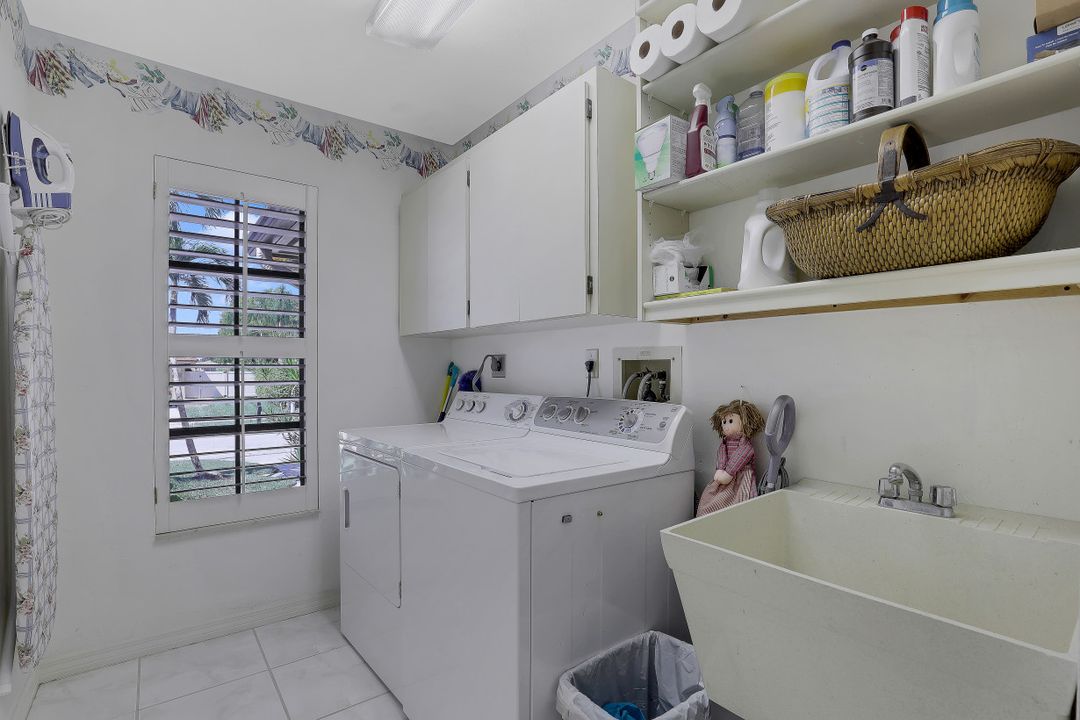 435 Nassau Ct, Marco Island, FL 34145