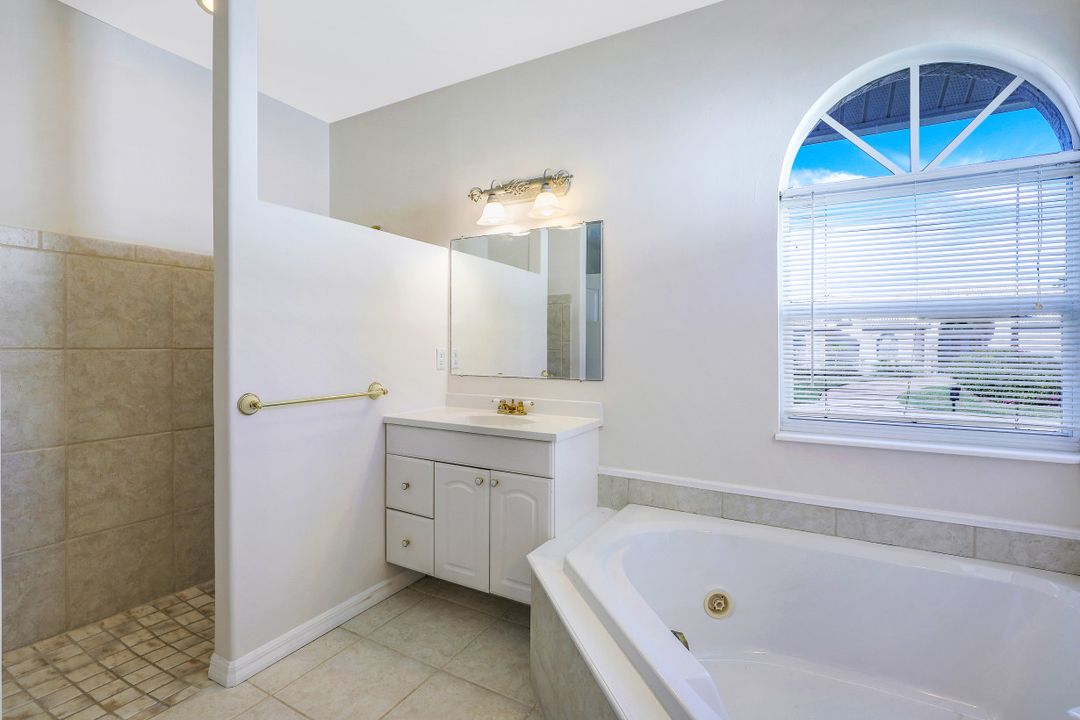 419 Richards Ct, Marco Island, FL 34145