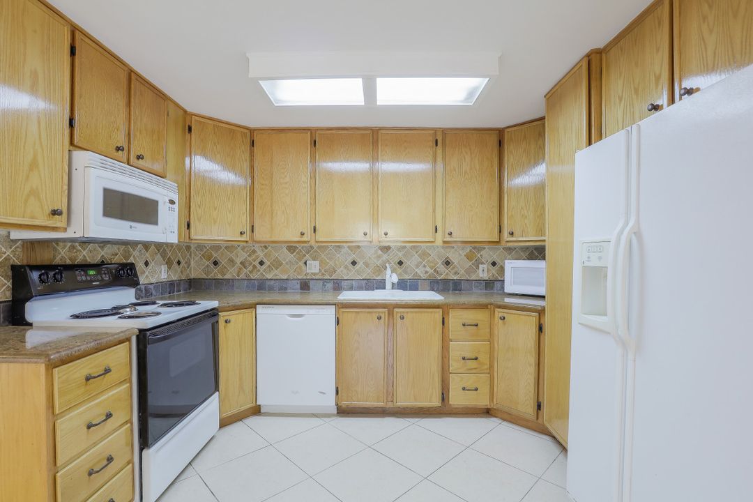 9820 Montana Ct, Bonita Springs, FL 34135