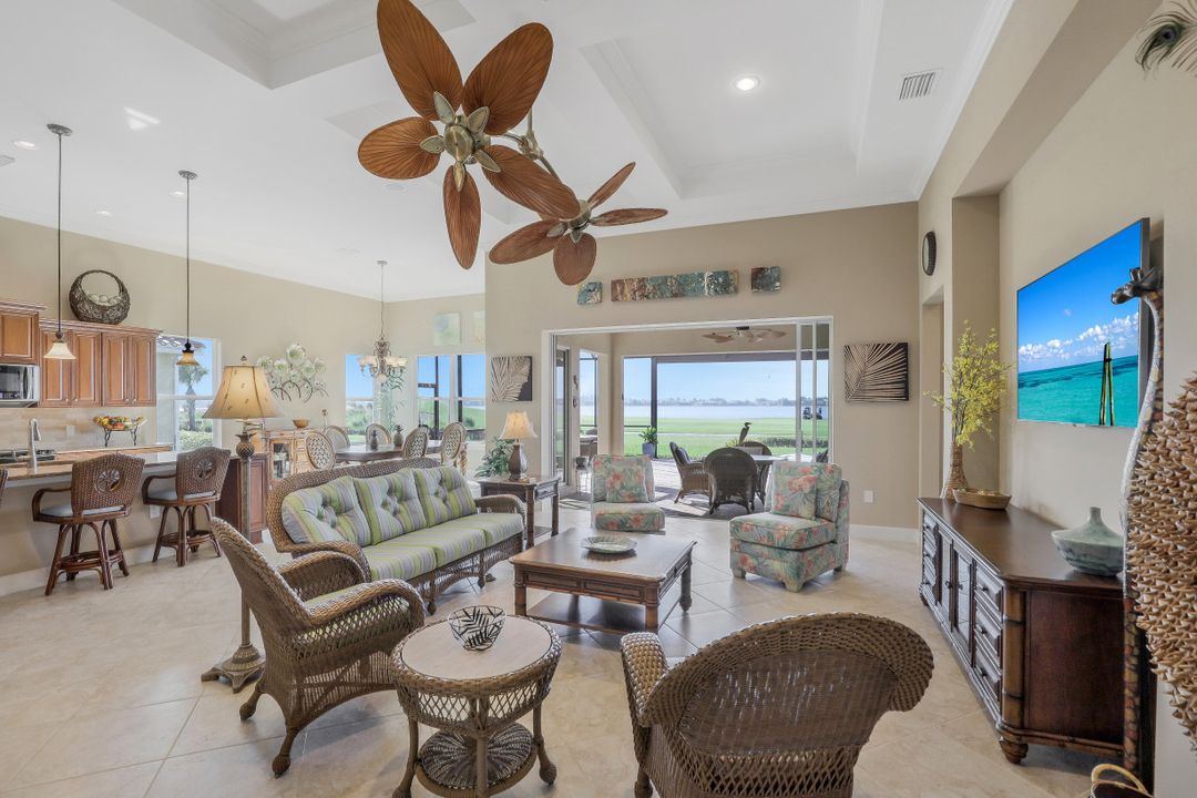 9005 Quarry Dr, Naples, FL 34120