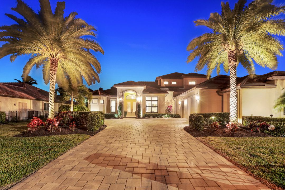 2030 El Dorado Pkwy W, Cape Coral, FL 33914