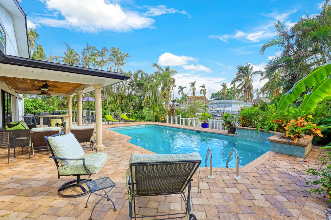 1030 Aqua Ln, Fort Myers, FL 33919