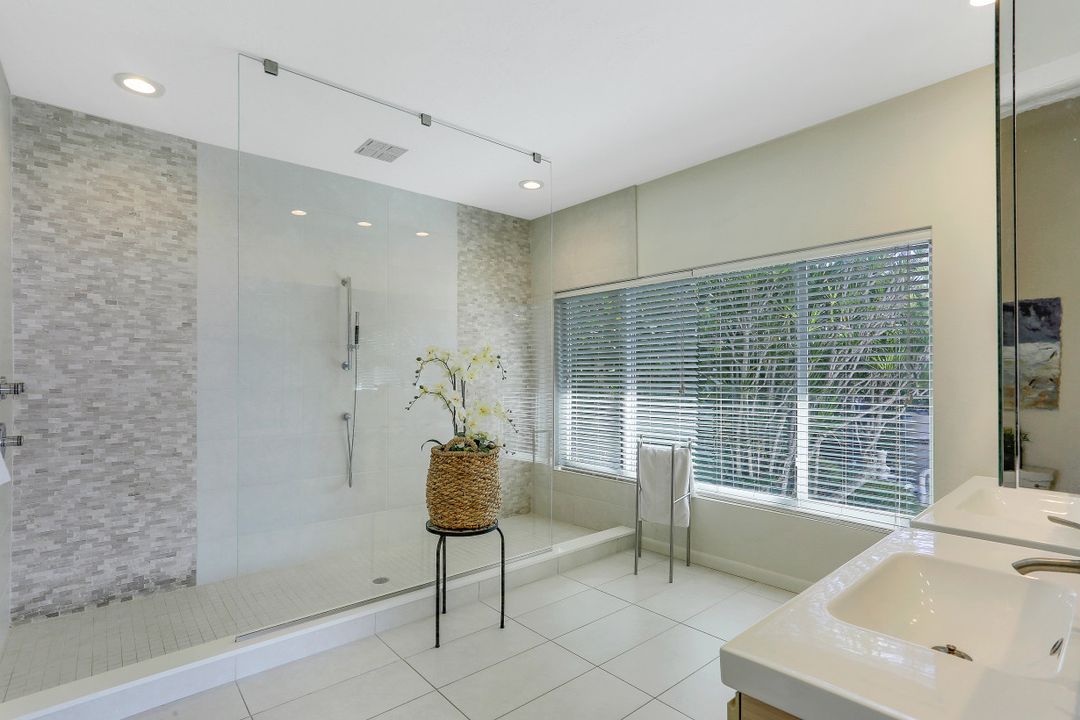 1028 W Inlet Dr, Marco Island, FL 34145