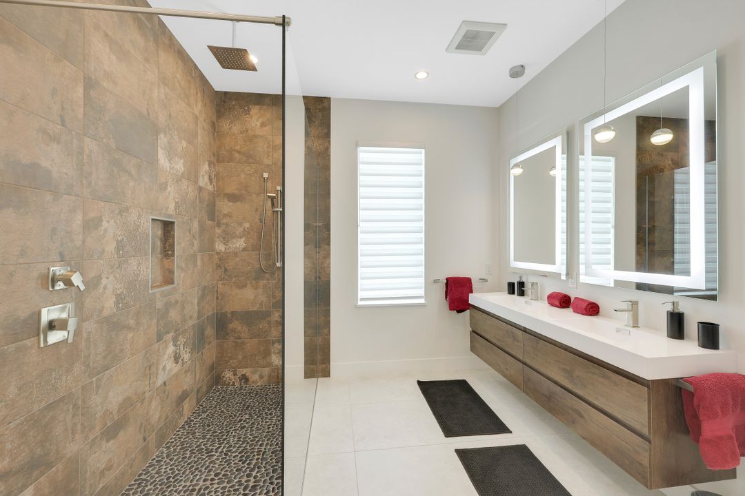 5084 Sorrento Ct, Cape Coral, FL 33904