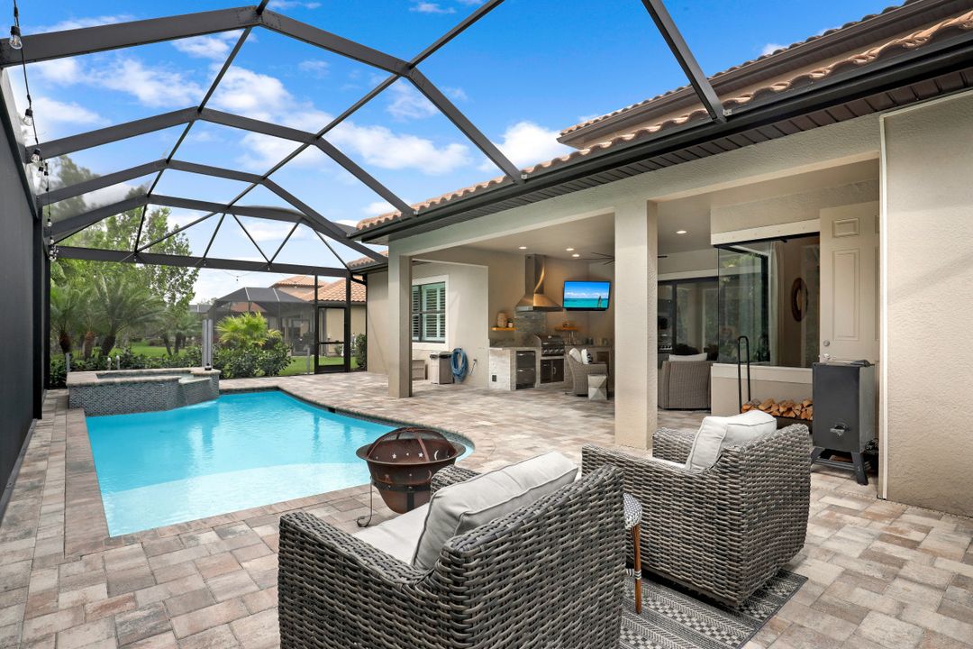 1431 Mockingbird Dr, Naples, FL 34120