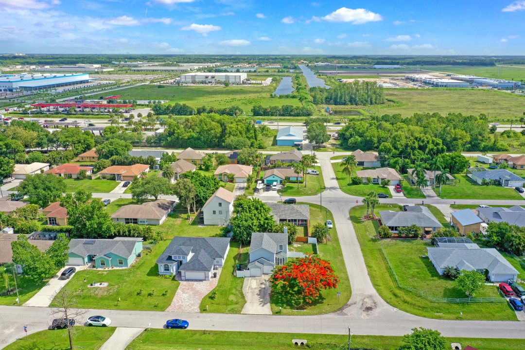 8365 Tahiti Rd, Fort Myers, FL 33967