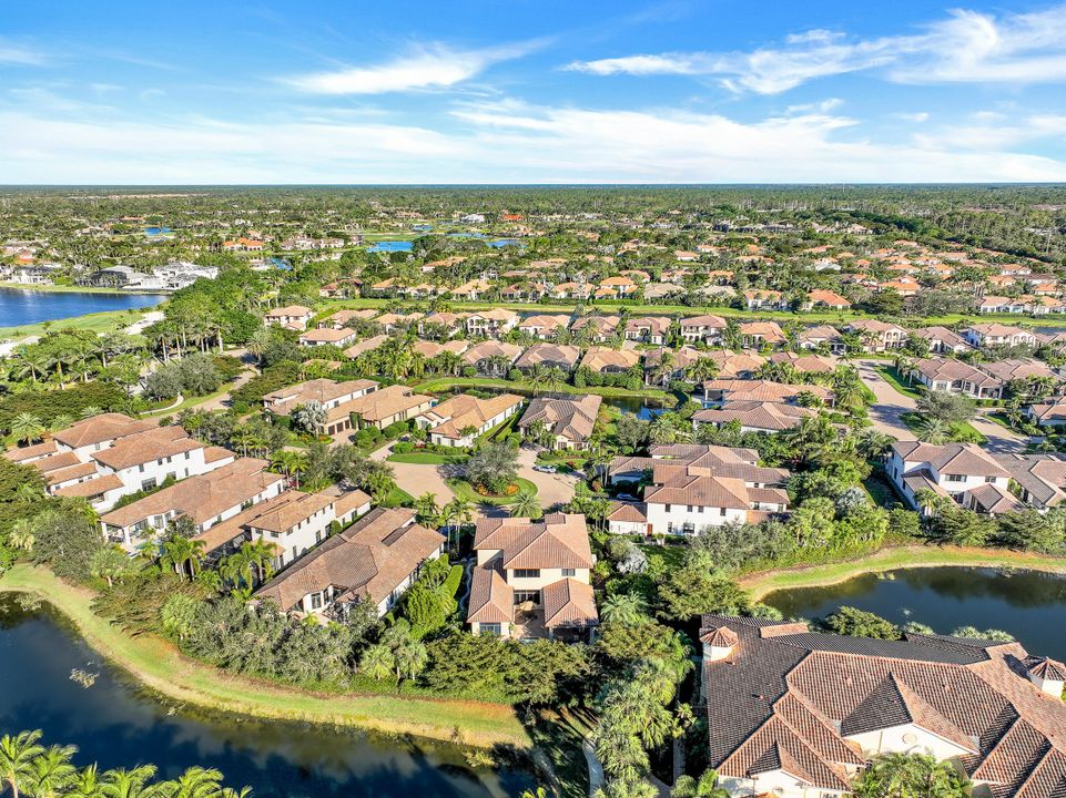 2351 Traditions Ct, Naples, FL 34105