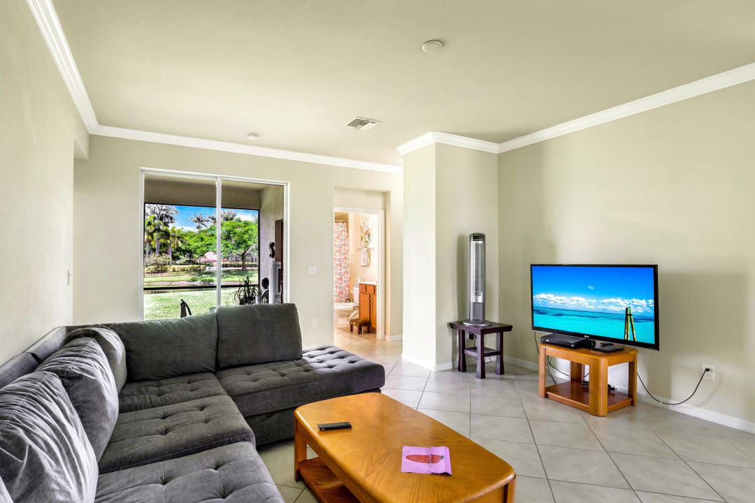 3401 Dandolo Cir, Cape Coral, FL 33909