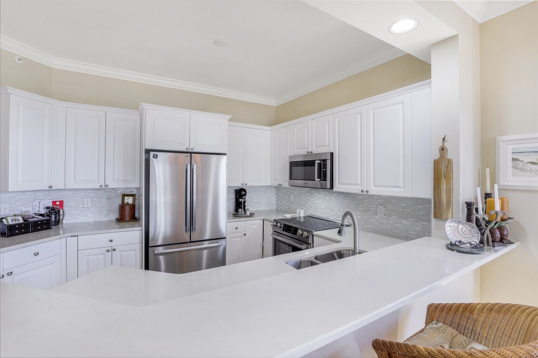 400 Flagship Dr #1101, Naples, FL 34108