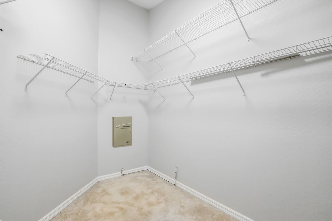 2227 Grove Dr, Naples, FL 34120