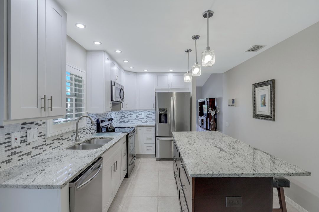 13381 Southampton Dr, Bonita Springs, FL 34135