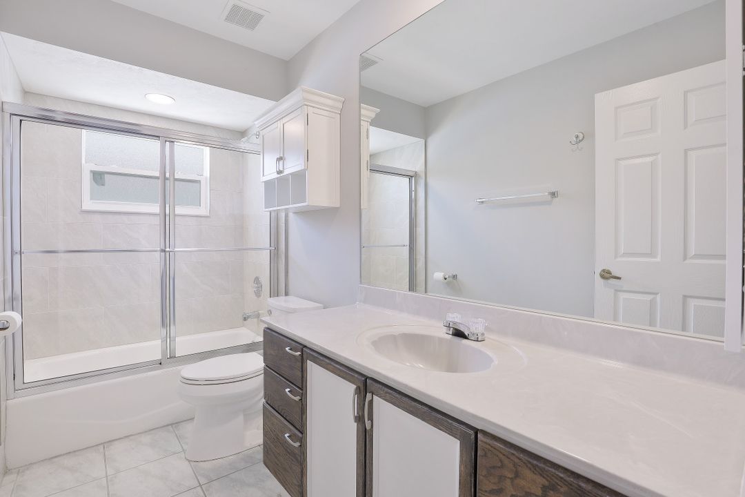 718 95th Ave N, Naples, FL 34108