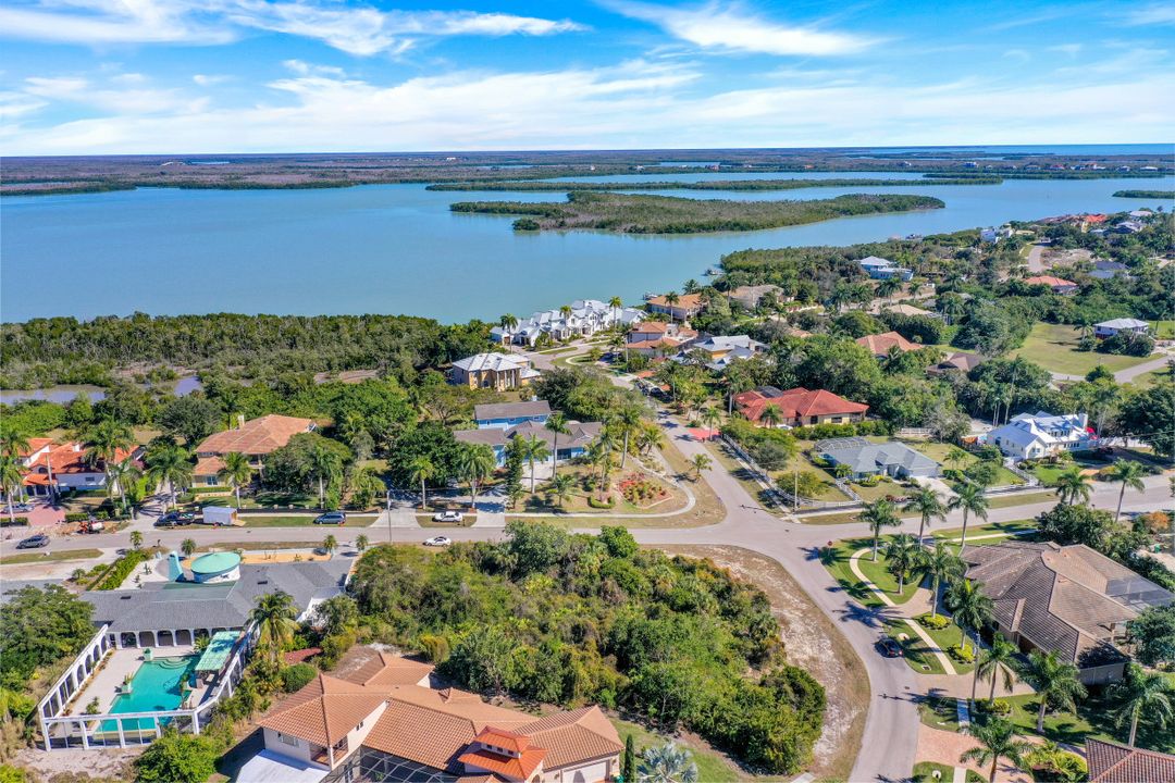 790 Inlet Dr, Marco Island, FL 34145