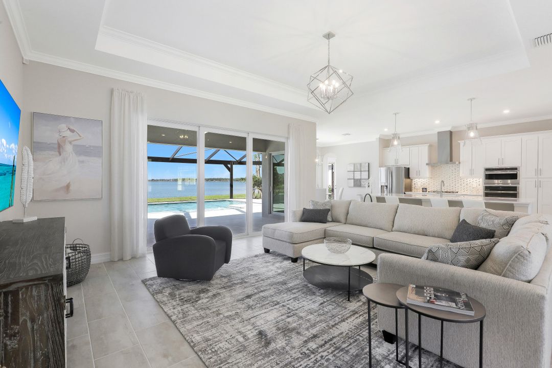 14360 Blue Bay Cir, Fort Myers, FL 33913