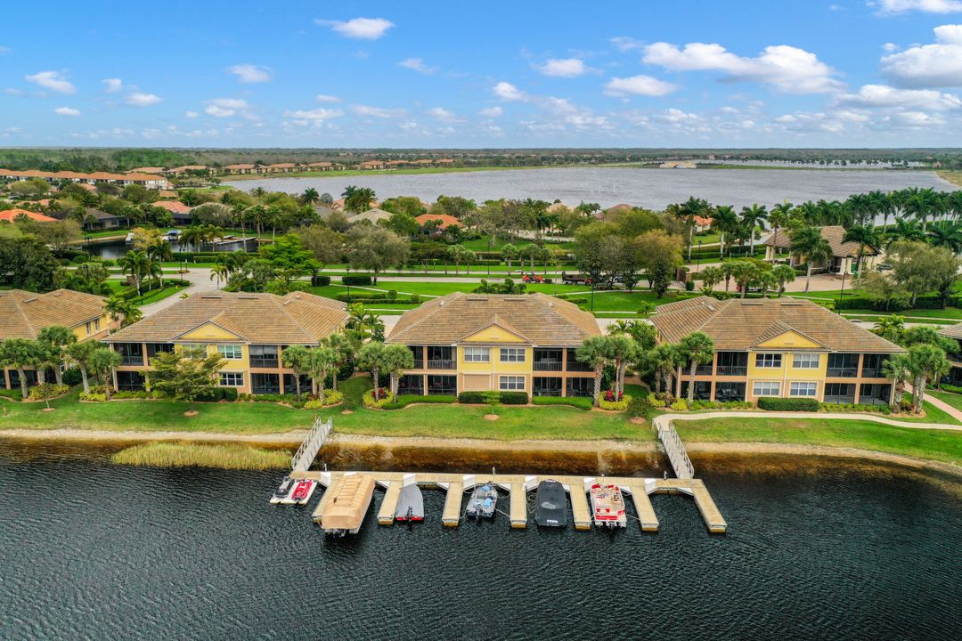 8763 Coastline Ct #201, Naples, FL 34120