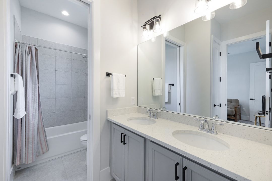 14628 Regatta Ln, Naples, FL 34114