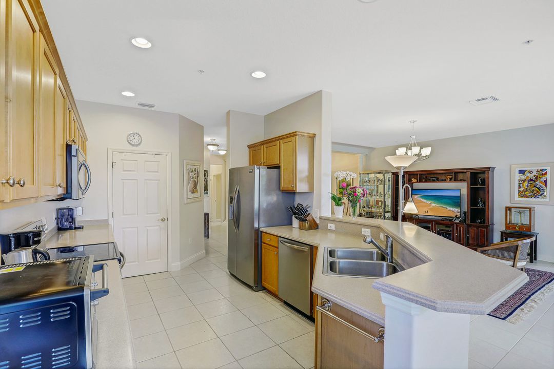 4600 Winged Foot Ct #104, Naples, FL 34112