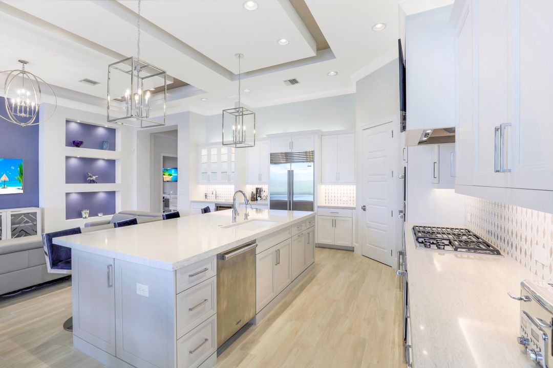 16361 Corsica Way, Naples, FL 34110