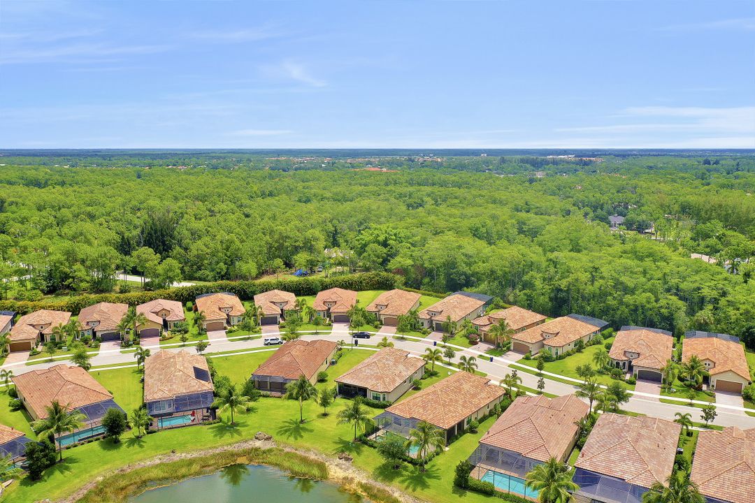 9220 Isla Bella Cir, Bonita Springs, FL 34135