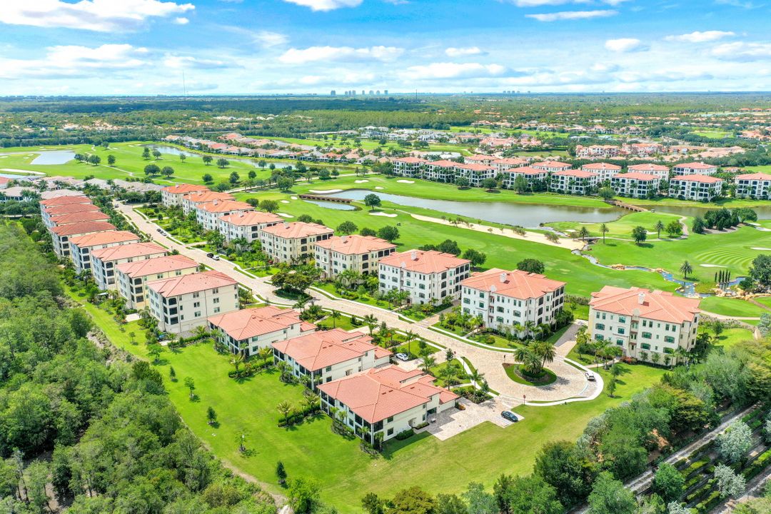 16348 Viansa Wy, Naples, FL 34110