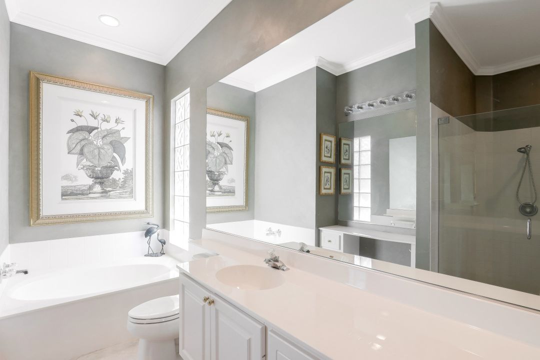 5272 Hawkesbury Way, Naples, FL 34119