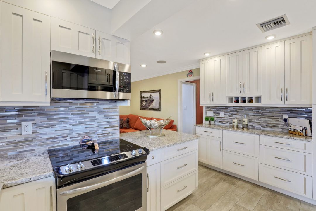 1552 Buccaneer Ct, Marco Island, FL 34145