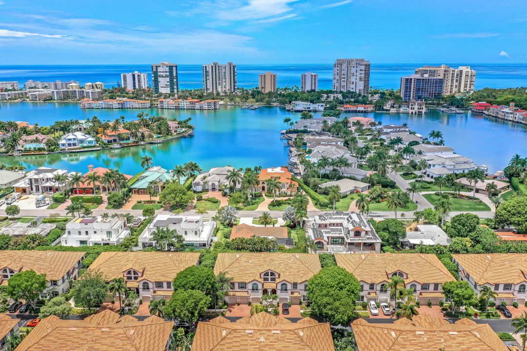 141 Colonade Cir #141, Naples, FL 34103